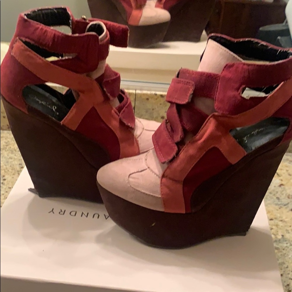 Used Qupid Shoes pink
